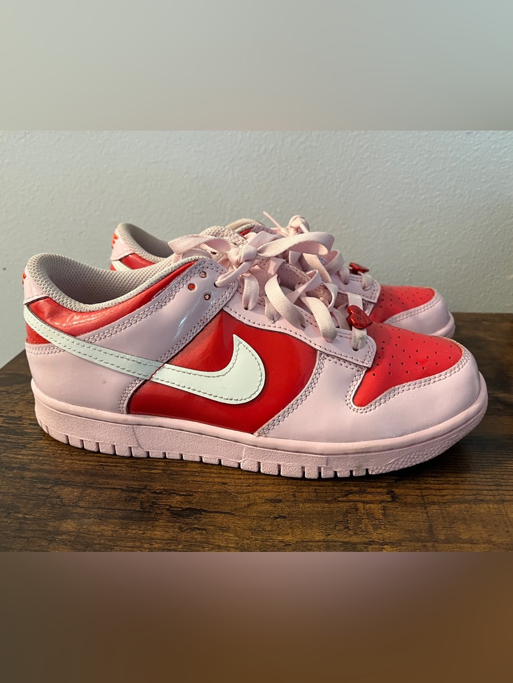 Nike Dunk Low Valentines Day GS IQ0218-663 Size 7Y / Women's 8.5 Excellent Cond